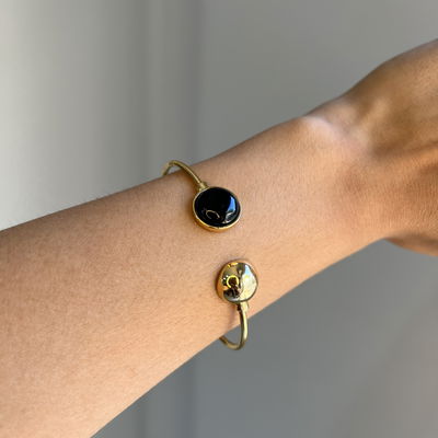 Esclava simple ágata negra dorada