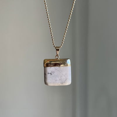 Howlita blanca cuadrada