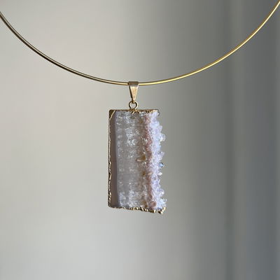 Estalactita de amatista dorado