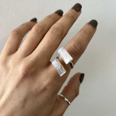 Anillo rústico selenita 