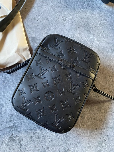 LV