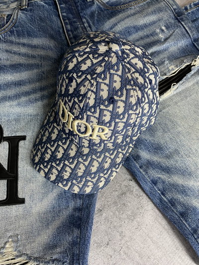 DIOR