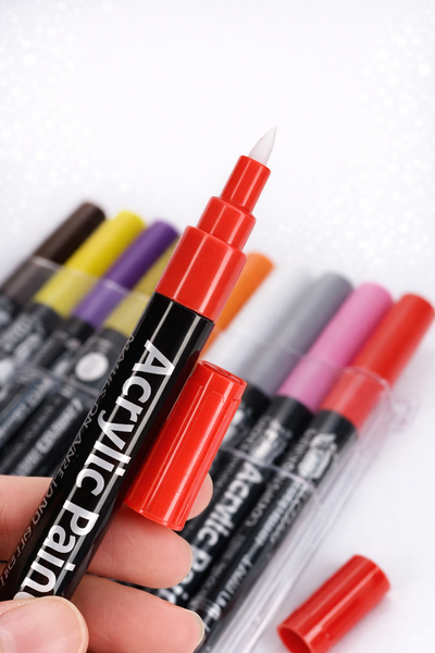 Lápiz acrílico rojo de City Girl