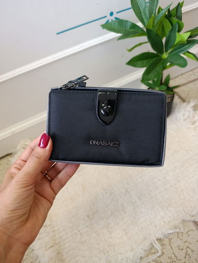 Billetera Ona Saez