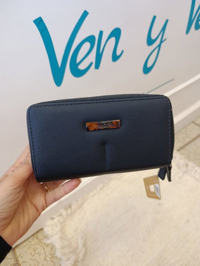 Billetera Amayra color negra