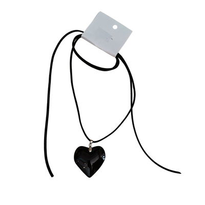 Collar gamuza corazon NEGRO