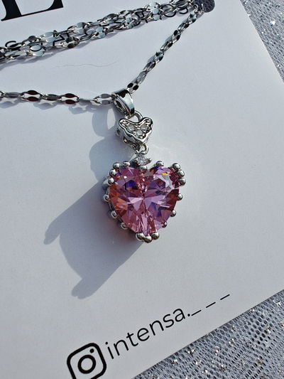 COLLAR AQ CORAZÓN ROSA 💗
