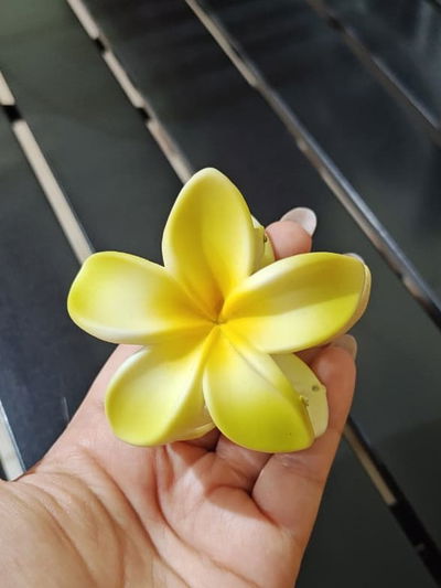 BROCHE HIBISCUS AMARILLO