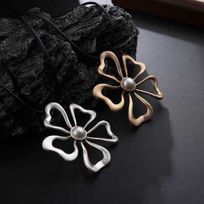 Collar Largo con Cordón Jazmín