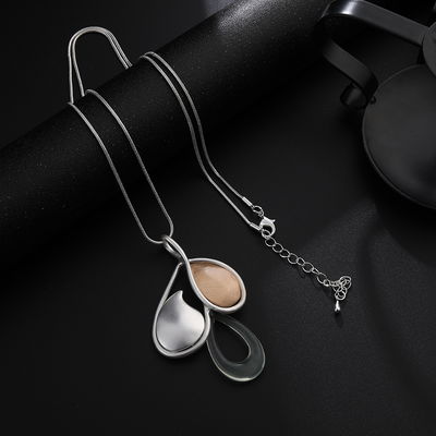 Collar Largo Pétalos Libre de Níquel