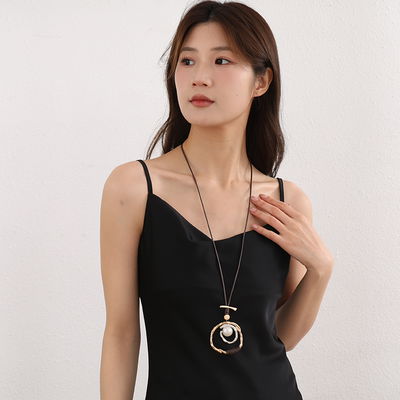 Collar Largo con Cordón y Perla Libre de Níquel