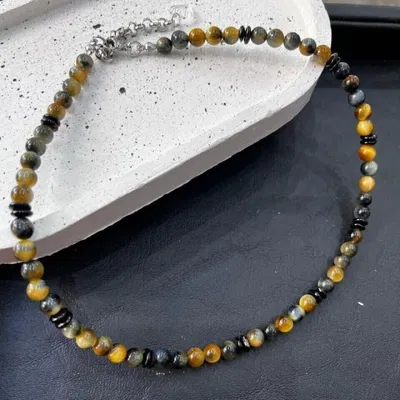 Collar de Ojo de Halcon