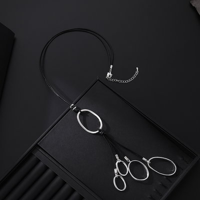 Collar Cordón Negro Con Dije Aro Ovalado Y Flecos | Mayorista