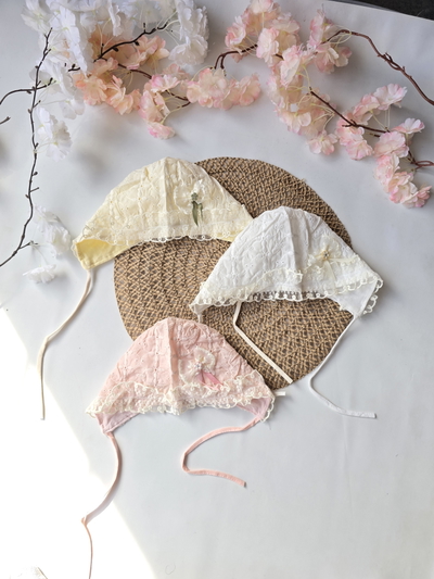Gorro de tela puntilla moño beba - PACK X6