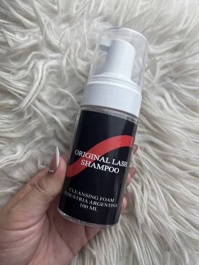 Lash shampoo 