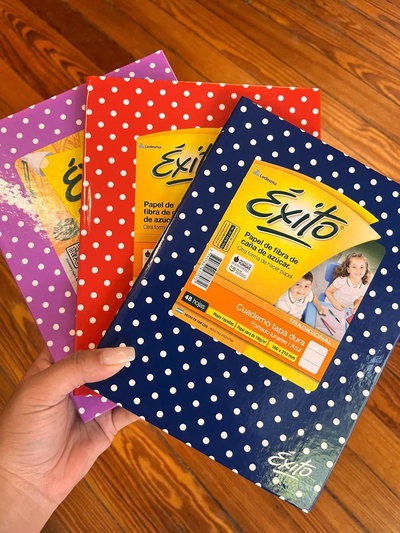 Cuaderno Éxito N°1 x48 hojas a Lunares