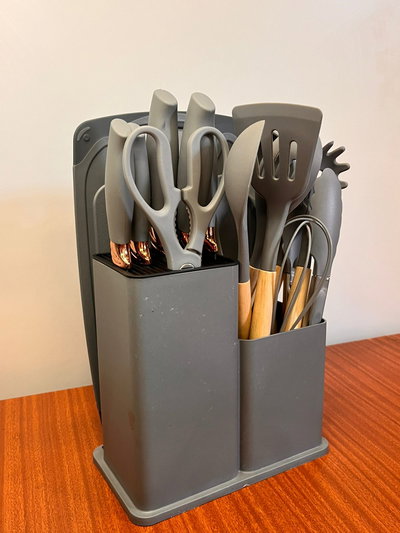 Set de Utensillos grandes 16 piezas + 1 tabla