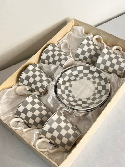 Set de tazas y platos