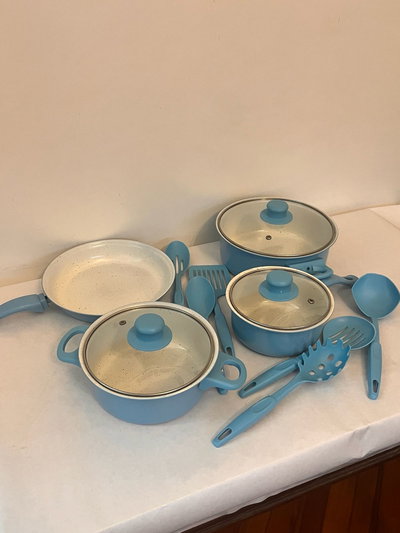 Set de Ollas y Utensillos