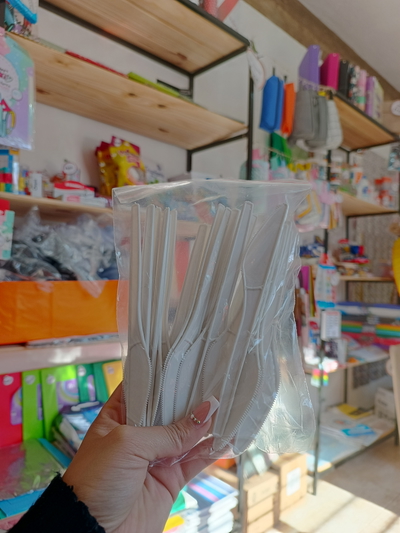 Cuchillos Plásticos x 25 