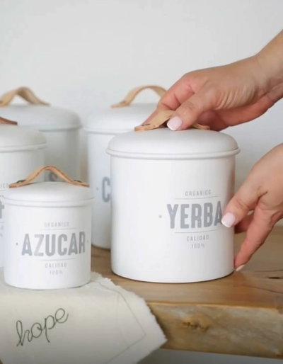 Lata Yerba con manija de cuerina