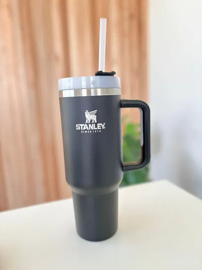 Vaso Quencher Imitación Stanley 1.300 ml - Negro