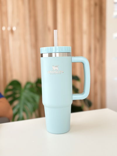 Vaso Quencher Imitación Stanley 900 ml - Celeste pastel