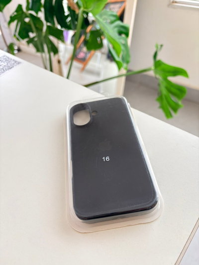 Silicone Case Iphone 16 - Negro