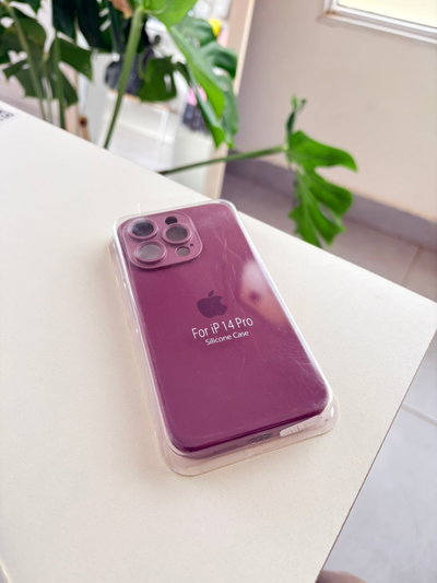 Silicone Case Iphone 14 PRO - Bordó