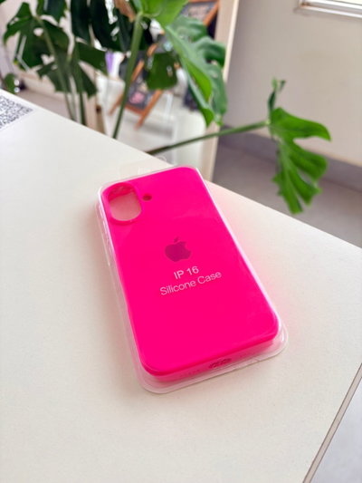 Silicone Case Iphone 16 - Fuccia fluo