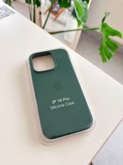 Silicone Case Iphone 16 PRO - Verde militar