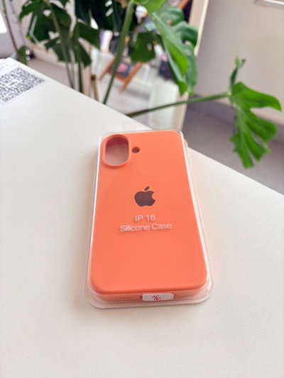 Silicone Case Iphone 16 - Durazno