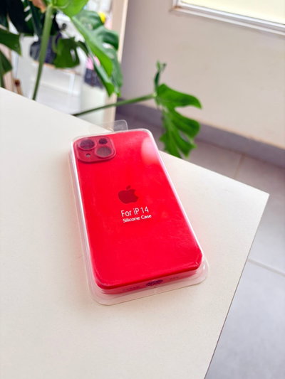 Silicone Case Iphone 14 - Rojo