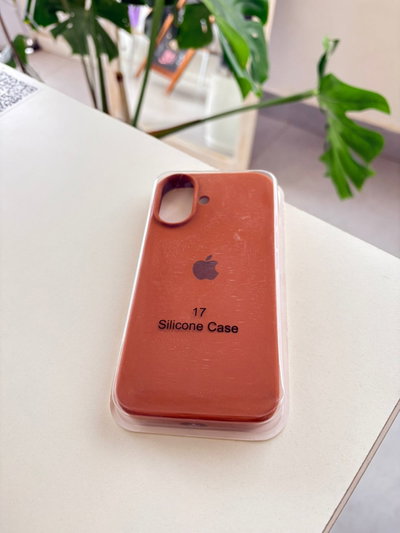 Silicone Case Iphone 17 - Marron