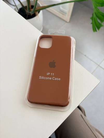 Silicone Case Iphone 11- Marrón