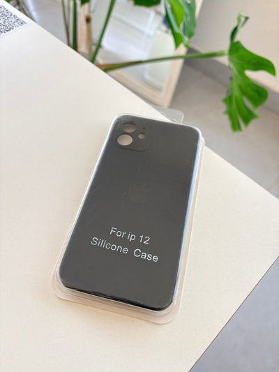 Silicone Case Iphone 12 / 12PRO - Negro