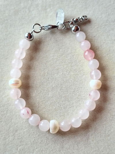 Pulsera. Sanación (Cuarzo Rosa y Perla de Río)
