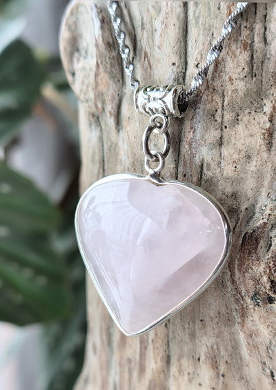 Collar. Corazón (Cuarzo Rosa)