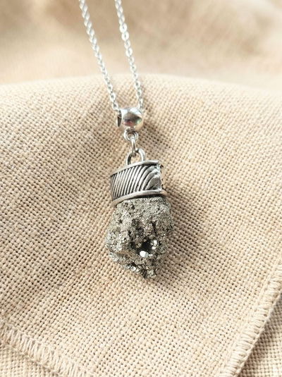 Collar. Abundancia (Pirita)