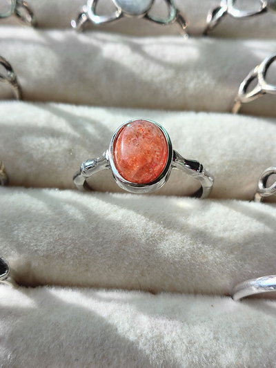 Anillo Regulable. Niquelado. Piedra del Sol