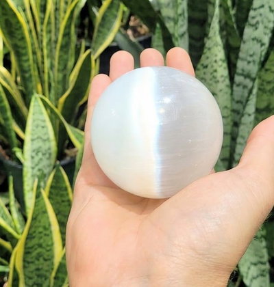Esfera de Selenita. 6 cm
