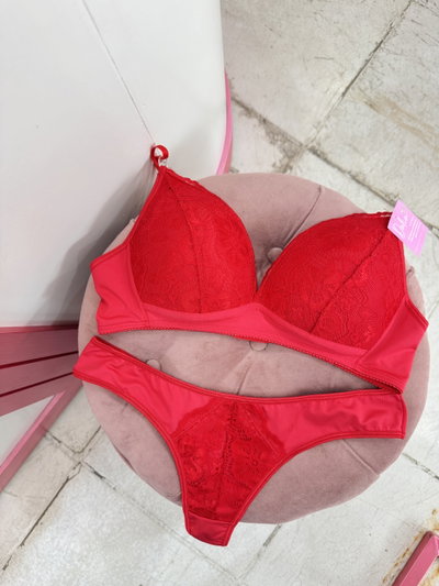 Conjunto Felicitas Rojo