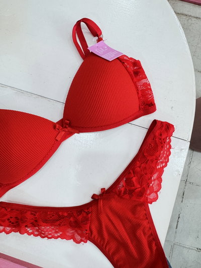 Conjunto Morena Rojo