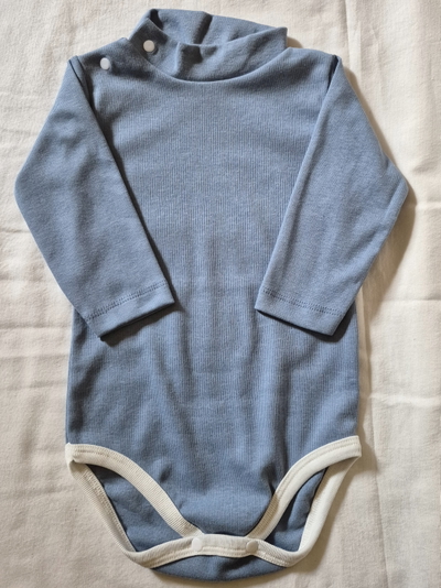 BODY CUELLO POLERA CON BROCHE 