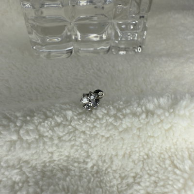 Microdermal trébol strass titanio