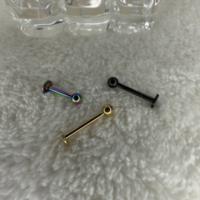 Labret color