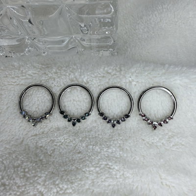 Clicker hojita strass colores