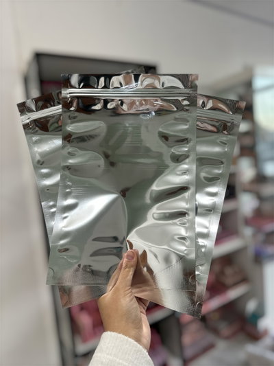3 BOLSAS DOYPACK PLATINADAS 20X30 CM