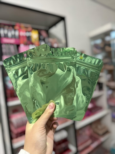 3 BOLSAS DOYPACK VERDES METALIZADAS 10X15 CM