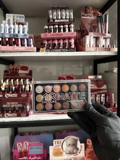 PALETA DE SOMBRAS 18 COLORES